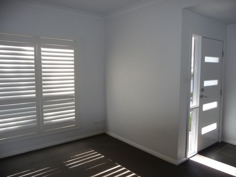 3/8 Bayview Street, Warners Bay NSW 2282