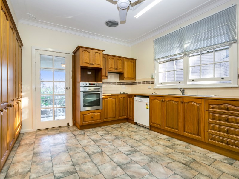 16 Frederick Street, Valentine NSW 2280