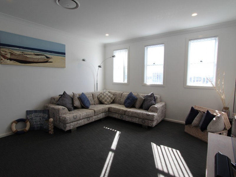 15 Village Grove, Caves Beach NSW 2281