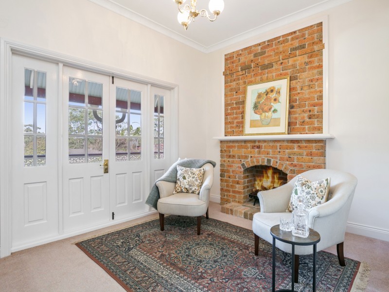 6 Woodside Drive, Eleebana NSW 2282