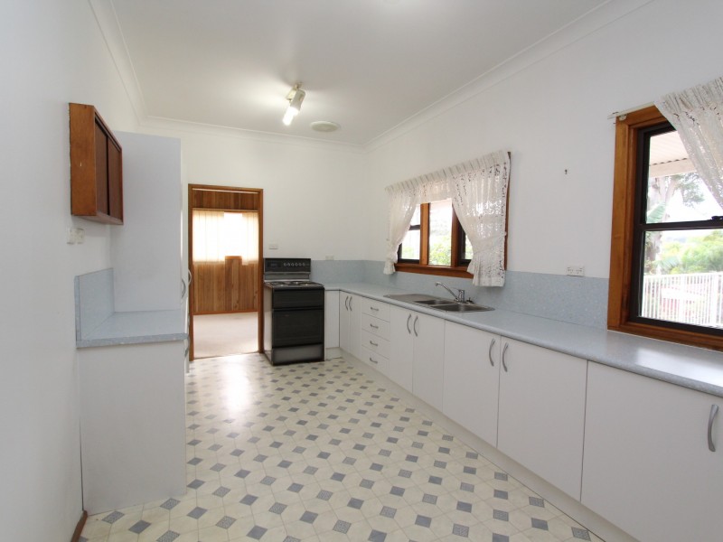 31 Tallawalla Road, Valentine NSW 2280