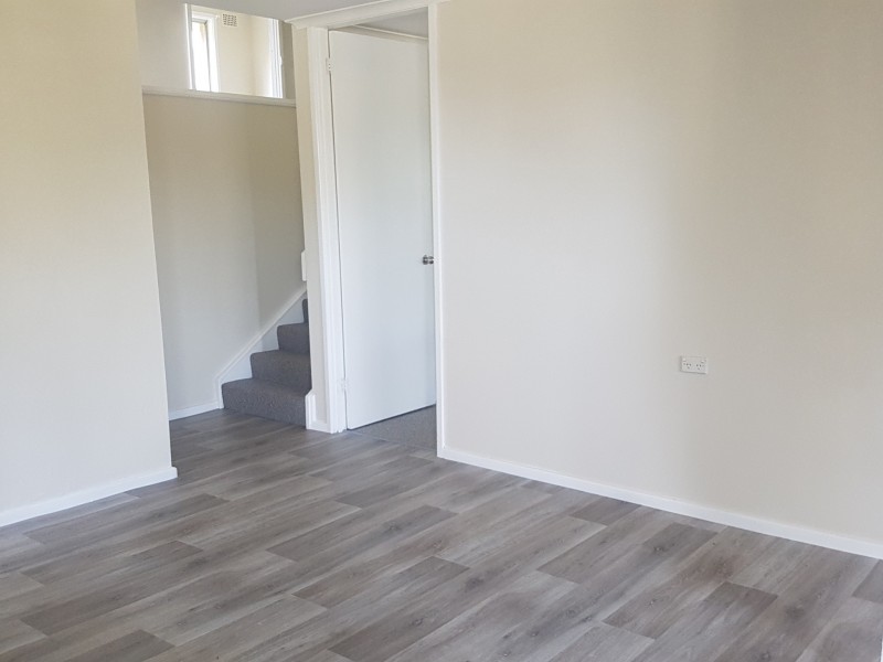 10 Threlkeld Drive, Bolton Point NSW 2283