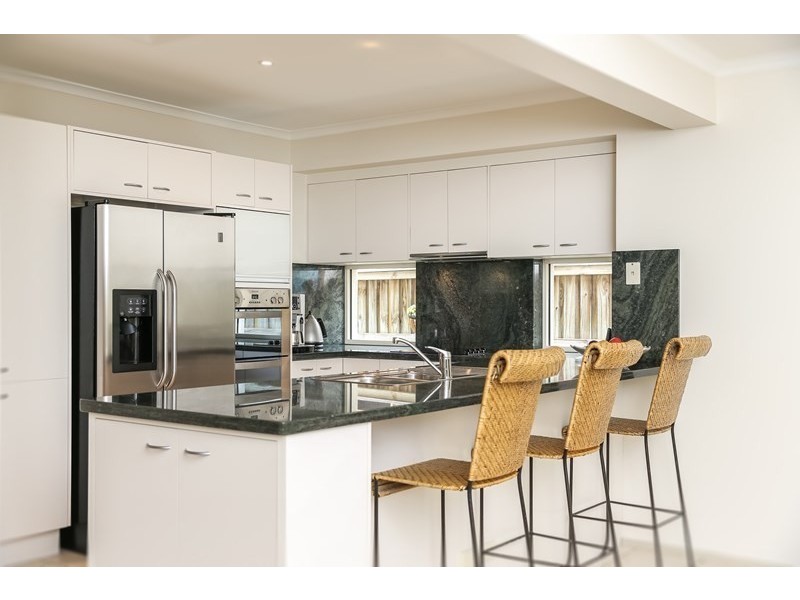 3 Boatmans Row, Eleebana NSW 2282