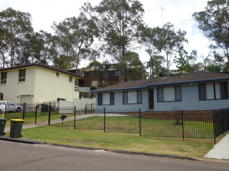 12 Southern Cross Drive, Woodrising NSW 2284