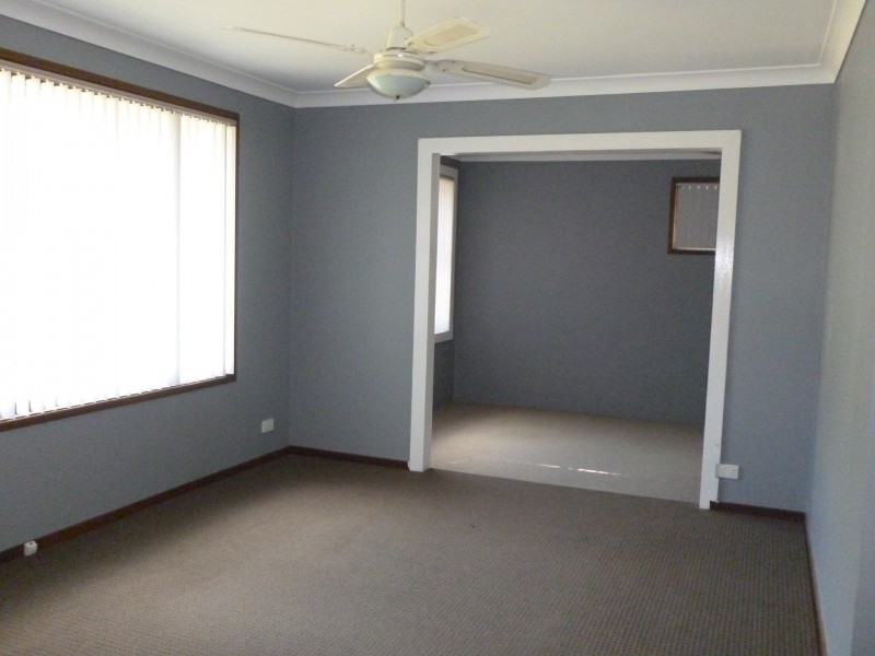 12 Southern Cross Drive, Woodrising NSW 2284