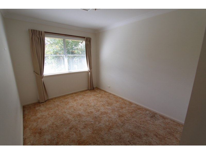 36 Glad Gunson Drive, Eleebana NSW 2282