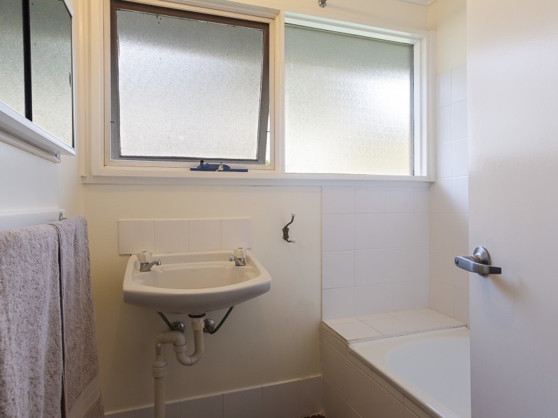 8 Korekoba Place, Bolton Point NSW 2283