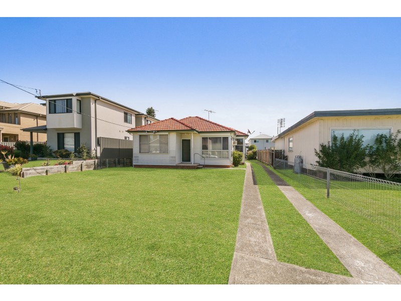 41 Jones Avenue, Warners Bay NSW 2282