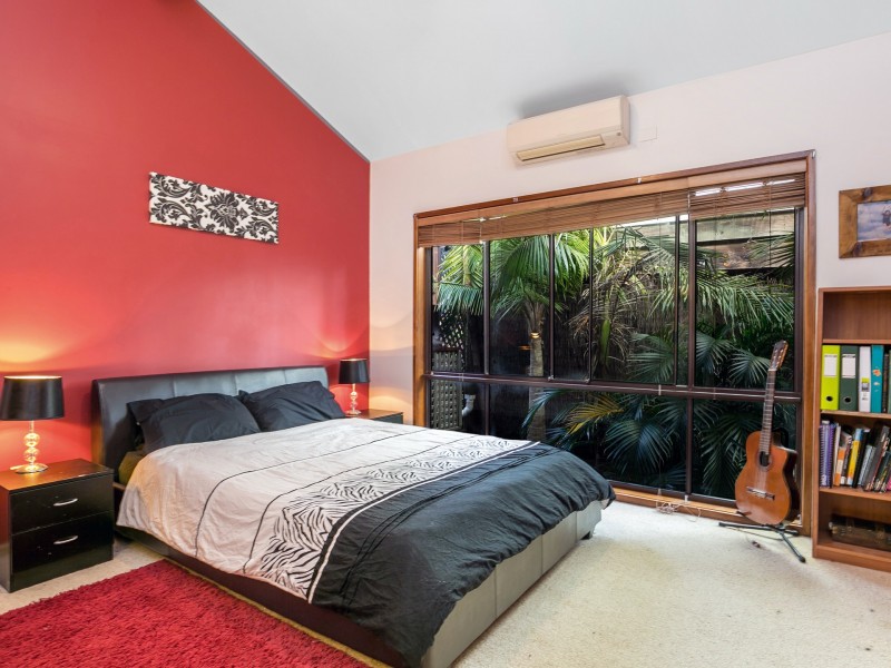 8 Robertson Road, Valentine NSW 2280