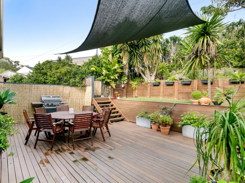 8 Robertson Road, Valentine NSW 2280