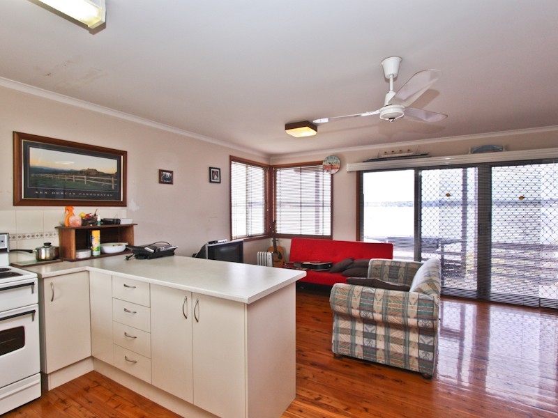 106 Marine Parade, Nords Wharf NSW 2281