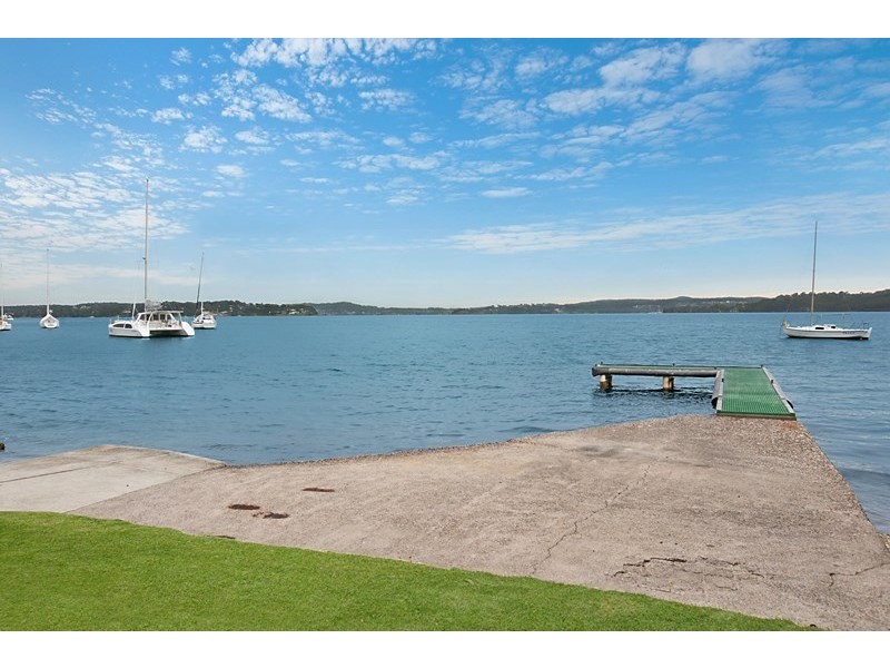 8 Yaringa Lane, Carey Bay NSW 2283