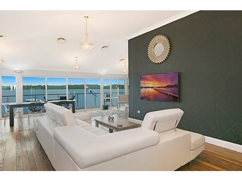 8 Yaringa Lane, Carey Bay NSW 2283