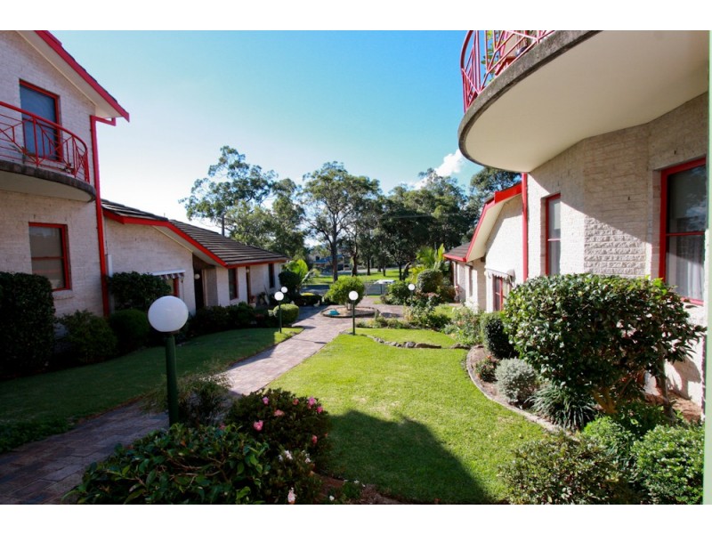 8/50 Allambee Place, Valentine NSW 2280