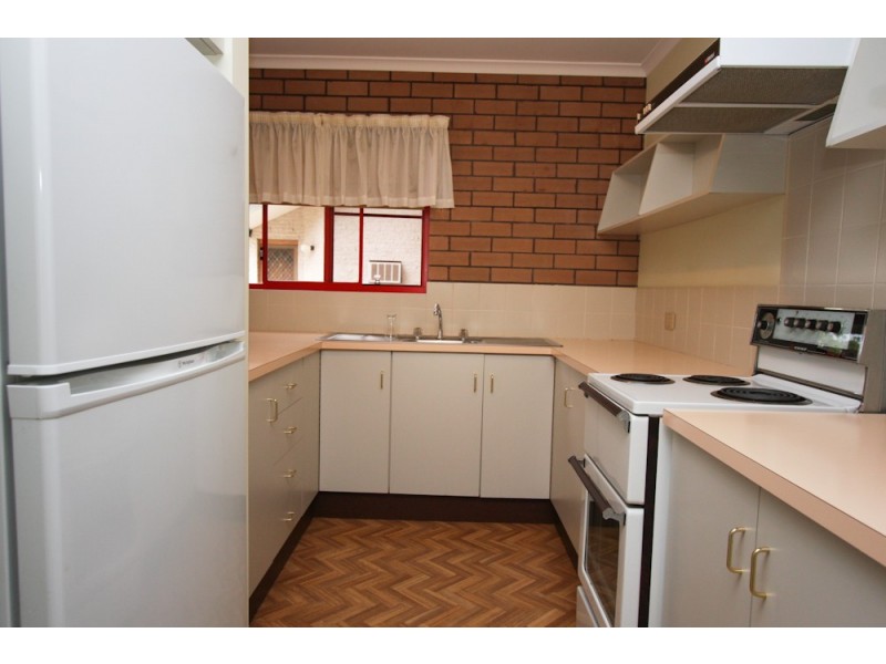 8/50 Allambee Place, Valentine NSW 2280