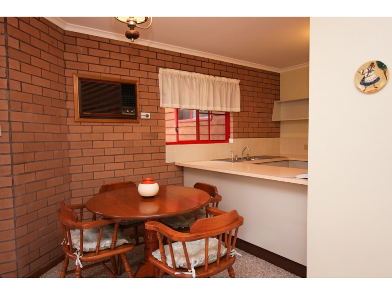 8/50 Allambee Place, Valentine NSW 2280