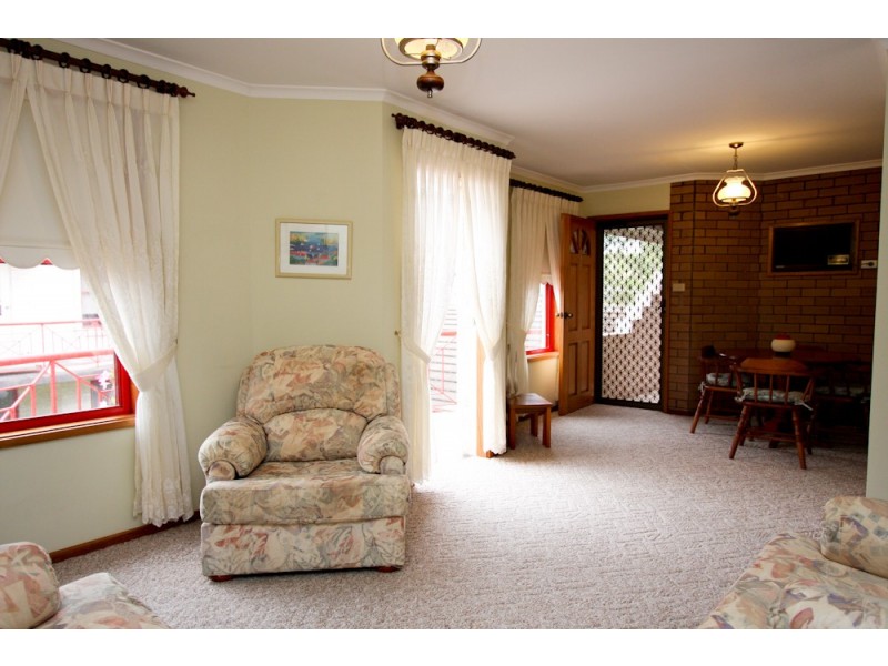 8/50 Allambee Place, Valentine NSW 2280