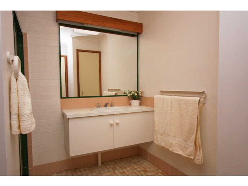 8/50 Allambee Place, Valentine NSW 2280