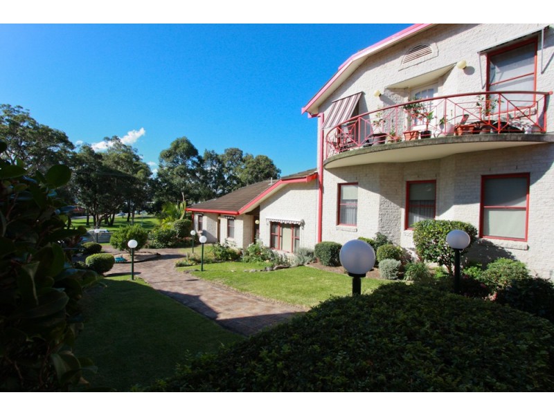 8/50 Allambee Place, Valentine NSW 2280