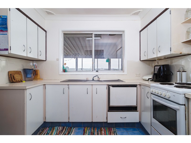 11 Carmen Road, Macquarie Hills NSW 2285