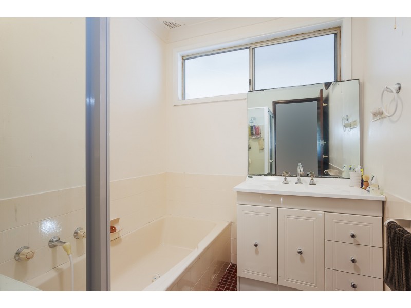 11 Carmen Road, Macquarie Hills NSW 2285