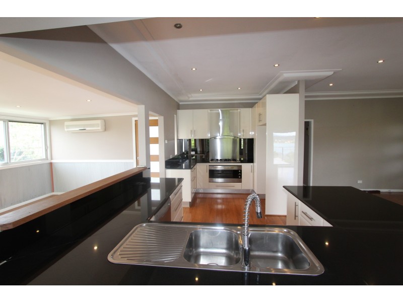 83 Thompson Road, Speers Point NSW 2284
