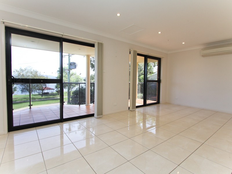 516 The Esplanade, Warners Bay NSW 2282