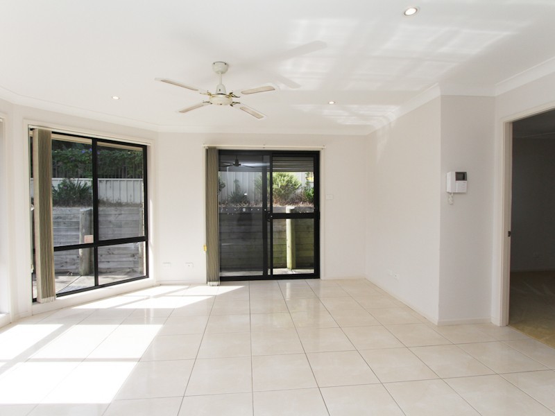 516 The Esplanade, Warners Bay NSW 2282