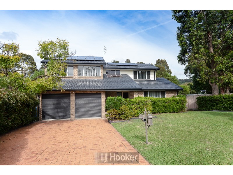11 Bampton Close, Lakelands NSW 2282