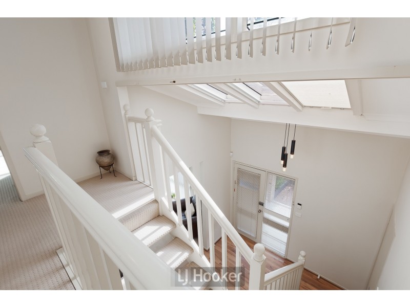 11 Bampton Close, Lakelands NSW 2282