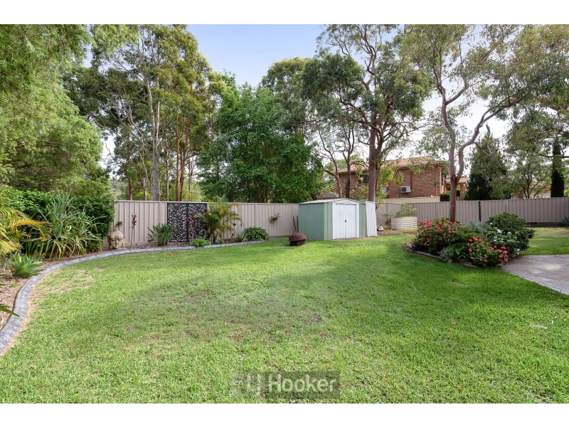 11 Bampton Close, Lakelands NSW 2282