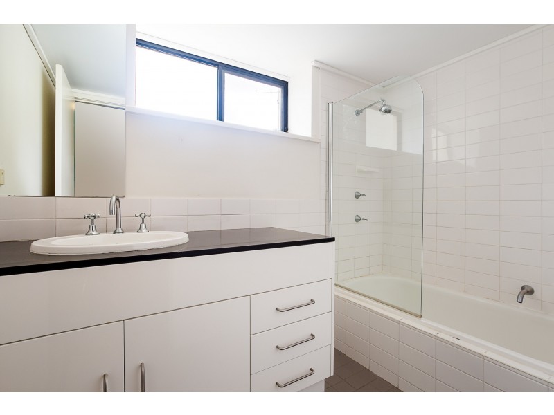 1/7 Howard Street, Warners Bay NSW 2282