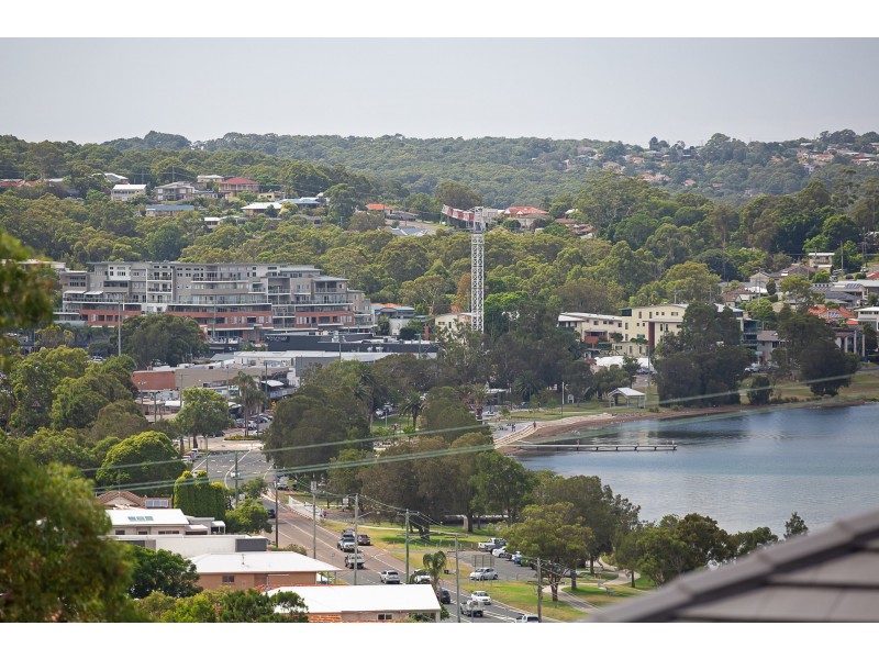 4b Rani Close, Speers Point NSW 2284