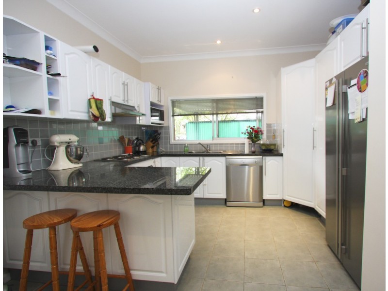 31 Robb Street, Belmont NSW 2280