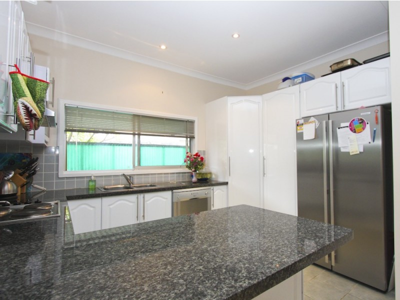 31 Robb Street, Belmont NSW 2280