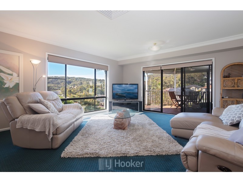 24 Desreaux Close, Eleebana NSW 2282