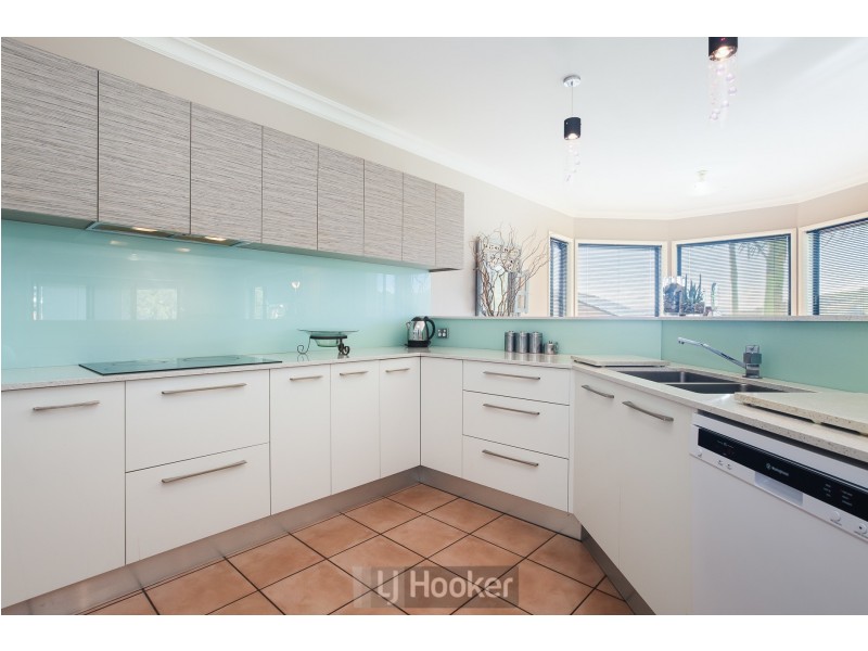 24 Desreaux Close, Eleebana NSW 2282