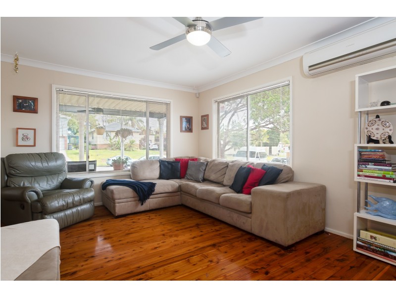 4 Ford Avenue, Mount Hutton NSW 2290