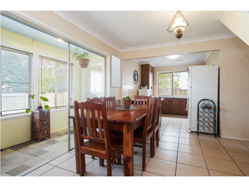 4 Ford Avenue, Mount Hutton NSW 2290