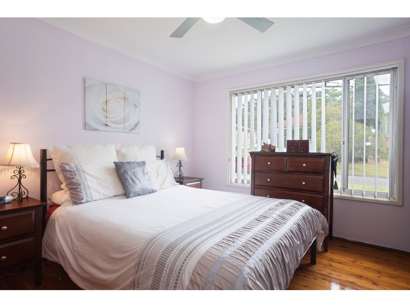 4 Ford Avenue, Mount Hutton NSW 2290