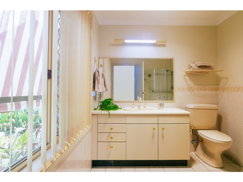 6 Colton Crescent, Lakelands NSW 2282