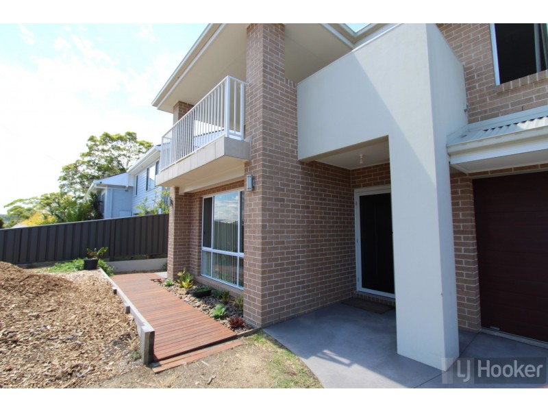2 Gregory Parade, Warners Bay NSW 2282