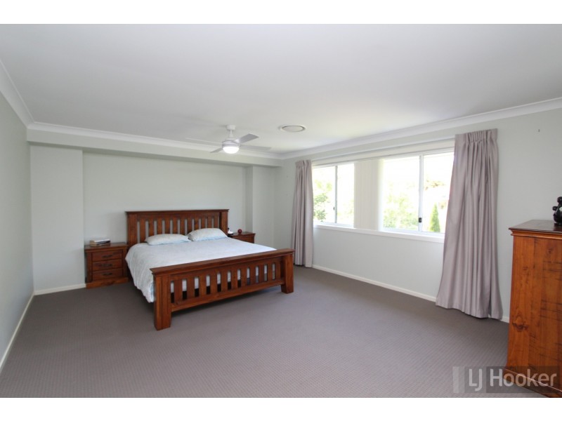 2 Gregory Parade, Warners Bay NSW 2282