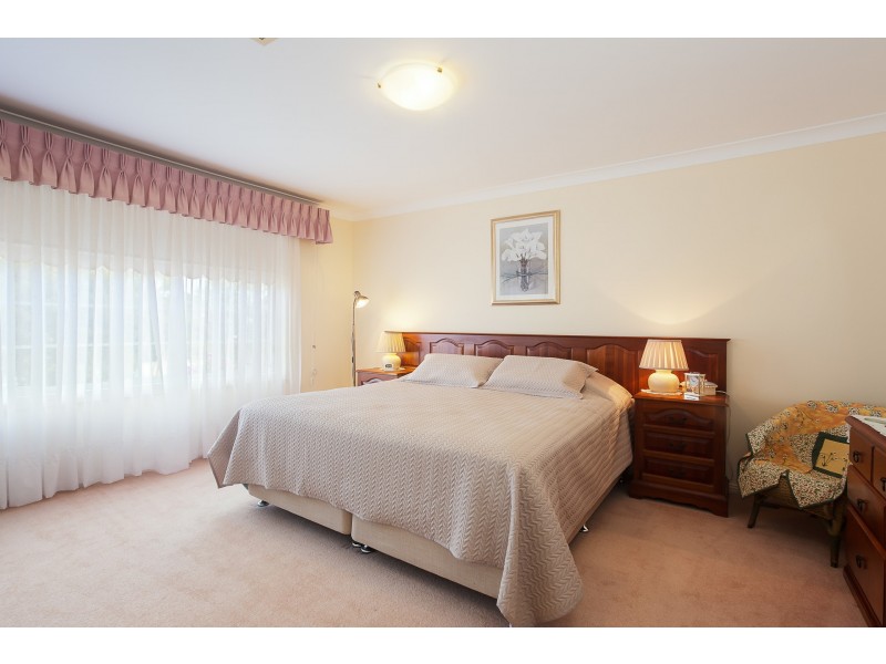 10 Spinnaker Ridge Way, Belmont NSW 2280