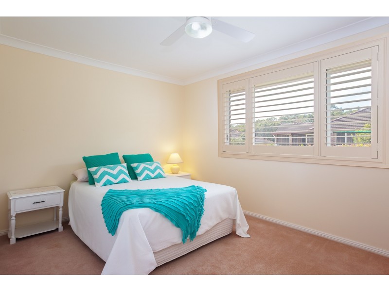 10 Spinnaker Ridge Way, Belmont NSW 2280