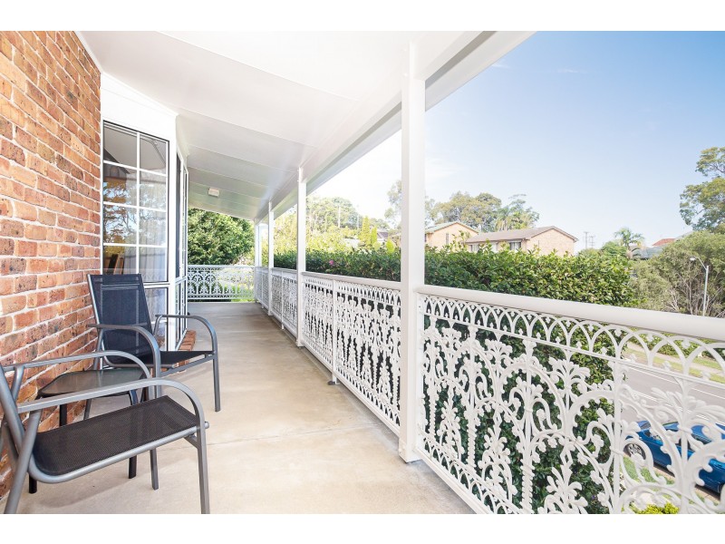 10 Spinnaker Ridge Way, Belmont NSW 2280