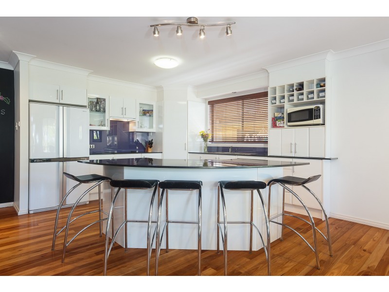 168 Fishing Point Road, Fishing Point NSW 2283