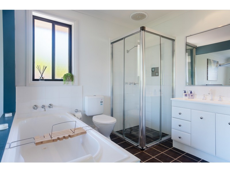 168 Fishing Point Road, Fishing Point NSW 2283