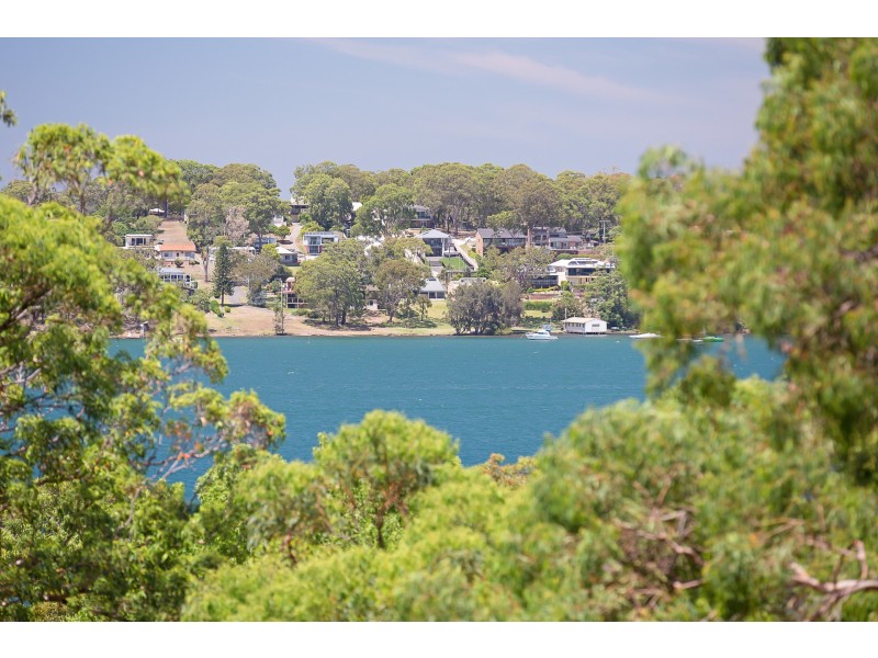 168 Fishing Point Road, Fishing Point NSW 2283