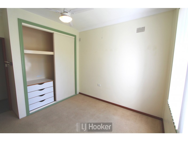 34 Middle Point Road, Bolton Point NSW 2283